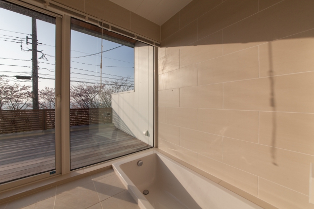 2階に浴室 HANDS STYLE Co., Ltd./ハンズスタイル株式会社の施工事例 家族で四季を感じながら暮らす住宅