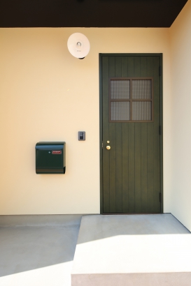   simple note 小松スタジオの施工事例 【中庭が繋ぐここちよさ】三角屋根の家／ シンプルノート小松スタジオ