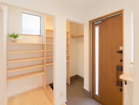   グリスマデザイン株式会社 （セイダイグループ）の施工事例 長く安心して住まえるオープン階段と無垢床リビングの家