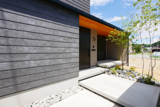   SunRi_House｜株式会社サンリーハウスの施工事例 【So】サンクンリビングと庭先をつなぐ中間領域の家