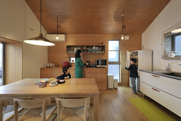 ダイニングキッチン 株式会社　シィー・プランニングの施工事例 暮らしにリズムが生まれる「食堂」のある家