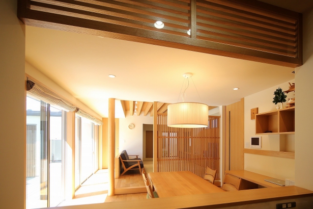   株式会社　シィー・プランニングの施工事例 室内に緑や陽光を取り込み、心おだやかに暮らせる家。
