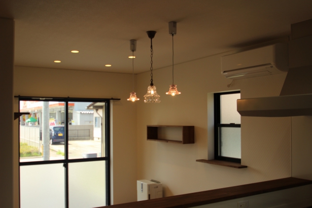 リビング  株式会社 イングの施工事例 店舗併用二世帯住宅 | 石川県小松市