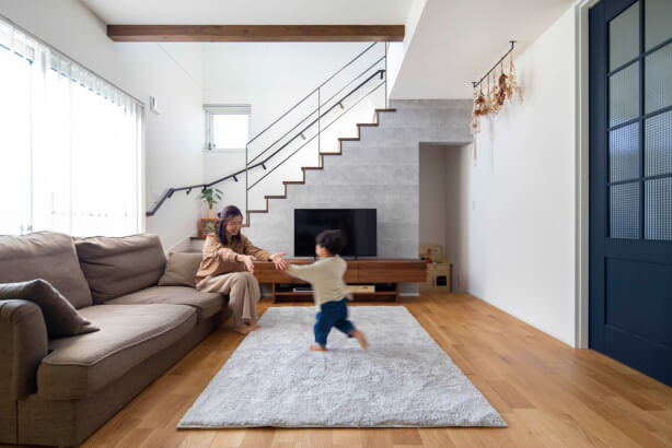 風景を取り込み、のびのび暮らす 家族の笑顔があふれる家 石川県 金沢市 省エネ住宅・注文住宅|セイダイハウジング ミライロ株式会社（セイダイグループ）の施工事例 広く見える空間デザインを 取り入れた開放的な家