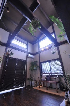 常に植物を感じられる空間 株式会社TAKATA建築の施工事例 「ボタニカル（植物）×古民家（Life）」
