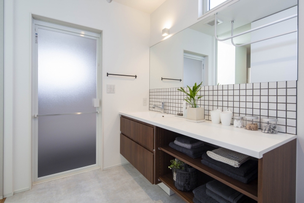 洗面脱衣室 オダケホーム株式会社の施工事例 シンプルに暮らす家