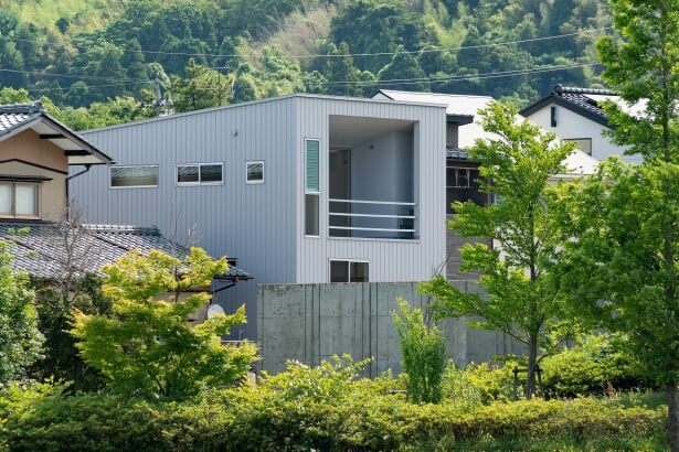   株式会社 一家／石川県 金沢市 デザイン住宅 設計 新築 リフォームの施工事例 スキップとスロープの家 thumbnail
