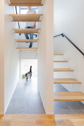 階段 can wood株式会社の施工事例 アメリカンテイスト×光と風の家