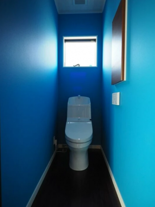 トイレ 株式会社ハウジングアイの施工事例 ロの字型の家
