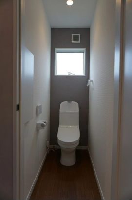 トイレ 株式会社ハウジングアイの施工事例 見川の平屋のすまい 