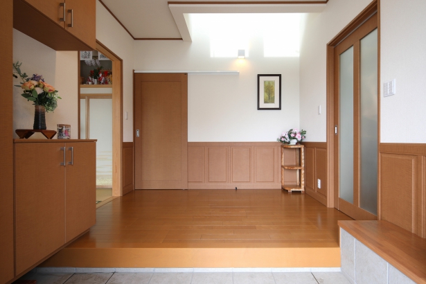   日本ハウスホールディングス　岩手の施工事例 【北上支店】吹抜けを中心に広がる伸びやかな三世代住宅