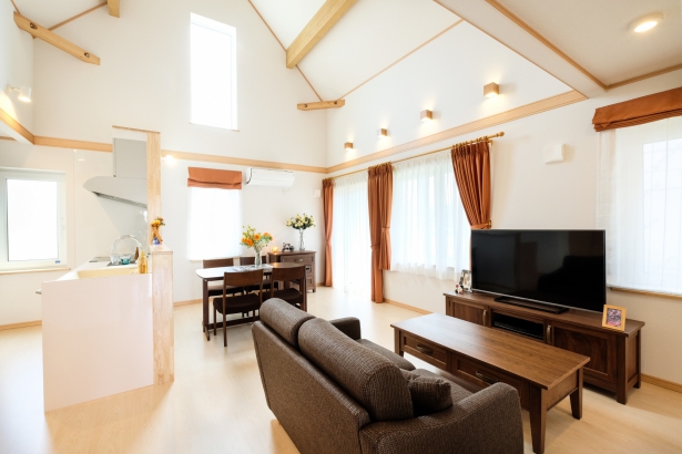   株式会社　小田島工務店の施工事例 洋瓦の美しい小さな家