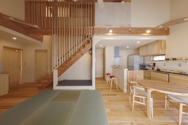   夢ハウスパートナー　(有)斉藤工務店の施工事例 自然豊かな里山に「薪ストーブのある木の家」