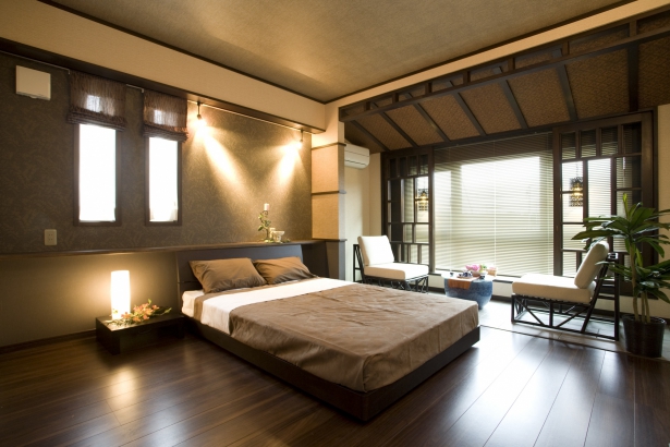 インナーテラスのある寝室 株式会社ハウスＭ21の施工事例 「スキップフロアが特徴の和モダンデザインの住まい」
