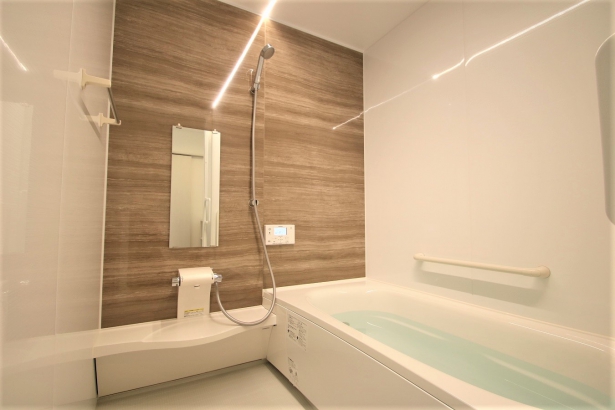 まとまった色合いのシンプルな家　浴室 千葉建設株式会社の施工事例 まとまった色合いのシンプルな家