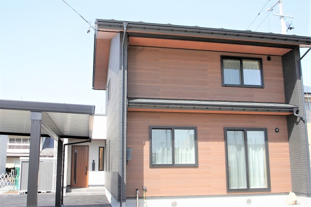   千葉建設株式会社の施工事例 田の字プランのリビングの家